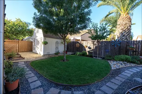 Exterior - 2121 Paramont Way, Modesto, CA 95355 photo 17 of 18