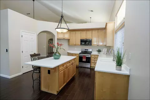 Kitchen - 2121 Paramont Way, Modesto, CA 95355 photo 1 of 6