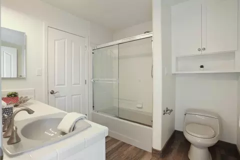 Bath - 7653 Stearman Rd, Tracy, CA 95377 photo 2 of 8