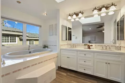 Bath - 7653 Stearman Rd, Tracy, CA 95377 photo 4 of 8