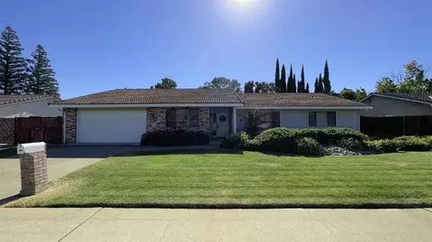 8632 Hume Ct, Elk Grove, CA 95624