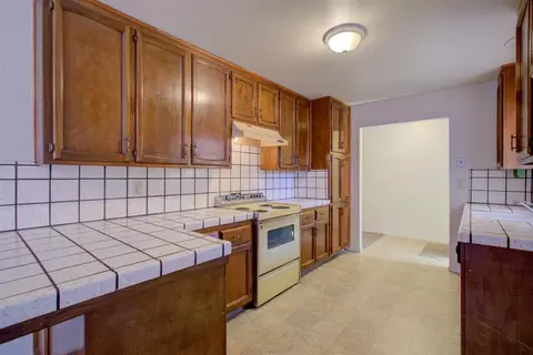 701 Junipero Ct, Merced, CA 95348 photo 2