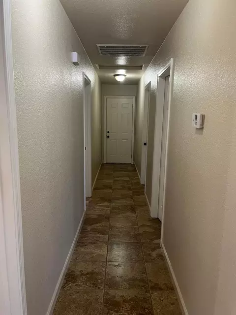 Entry Way - 805 Fallen Leaf Ln, Modesto, CA 95351 photo 3 of 3