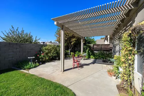 Exterior - 1805 New Chesham Ct, Modesto, CA 95355 photo 8 of 15