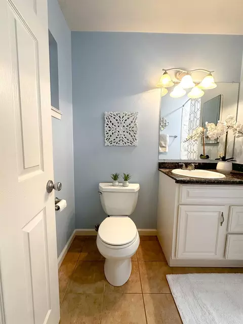 Bath - 3119 Mayer Way, Carmichael, CA 95608 photo 2 of 7