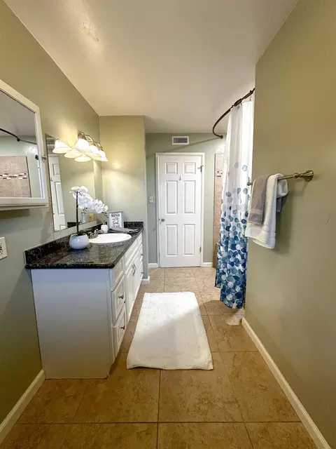 Bath - 3119 Mayer Way, Carmichael, CA 95608 photo 6 of 7