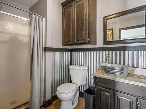 Bath - 1640 Pilgrim Way, Placerville, CA 95667 photo 6 of 6