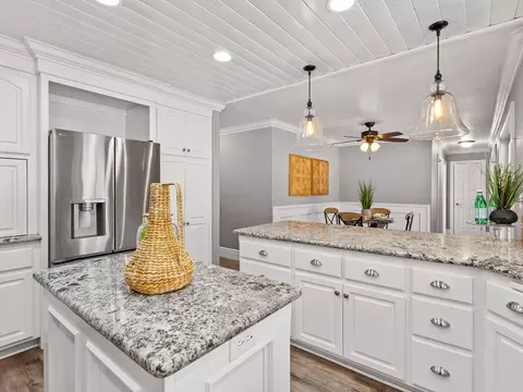 Kitchen - 1640 Pilgrim Way, Placerville, CA 95667 photo 4 of 4