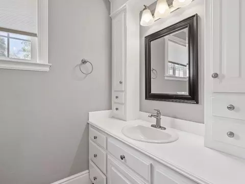 Bath - 1640 Pilgrim Way, Placerville, CA 95667 photo 2 of 6