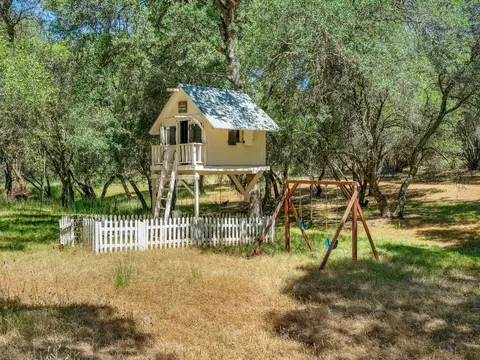 Exterior - 1640 Pilgrim Way, Placerville, CA 95667 photo 7 of 26
