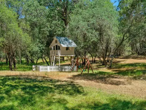 Exterior - 1640 Pilgrim Way, Placerville, CA 95667 photo 22 of 26