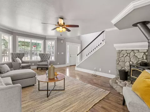 Living - 1640 Pilgrim Way, Placerville, CA 95667 photo 2 of 2