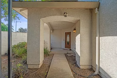 5331 Eddy Ct, Rocklin, CA 95765 photo 2