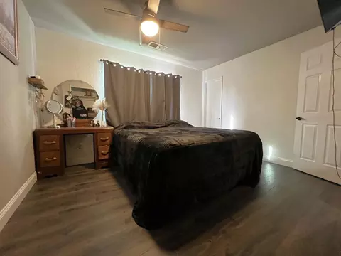 Bedroom - 840 Buckingham Dr, Manteca, CA 95336 photo 2 of 4