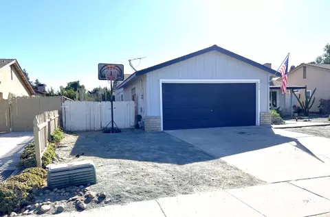 Exterior - 840 Buckingham Dr, Manteca, CA 95336 photo 4 of 21