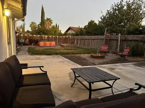 Exterior - 840 Buckingham Dr, Manteca, CA 95336 photo 19 of 21