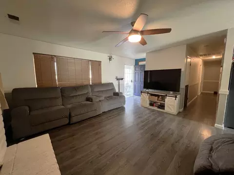 Living - 840 Buckingham Dr, Manteca, CA 95336 photo 1 of 3