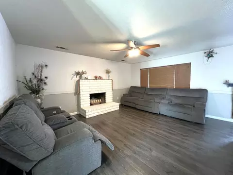 Living - 840 Buckingham Dr, Manteca, CA 95336 photo 3 of 3
