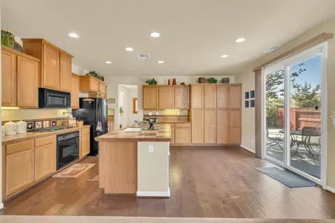 1133 Van Gogh Ln, Patterson, CA 95363 photo 7