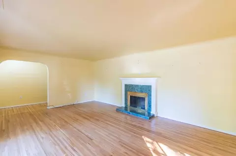 Living - 1324 Enslen Ave, Modesto, CA 95350 photo 4 of 6