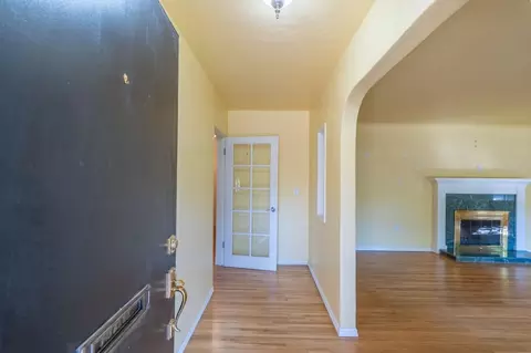 Entry Way - 1324 Enslen Ave, Modesto, CA 95350 photo 1 of 1