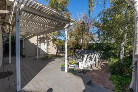 Exterior - 1324 Enslen Ave, Modesto, CA 95350 photo 5 of 9