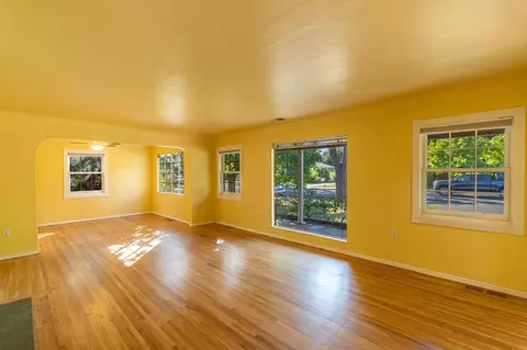 Living - 1324 Enslen Ave, Modesto, CA 95350 photo 2 of 6