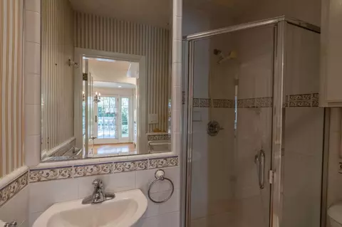 Bath - 1324 Enslen Ave, Modesto, CA 95350 photo 1 of 3