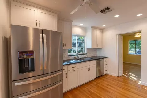 Kitchen - 1324 Enslen Ave, Modesto, CA 95350 photo 3 of 5