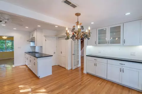 Kitchen - 1324 Enslen Ave, Modesto, CA 95350 photo 4 of 5