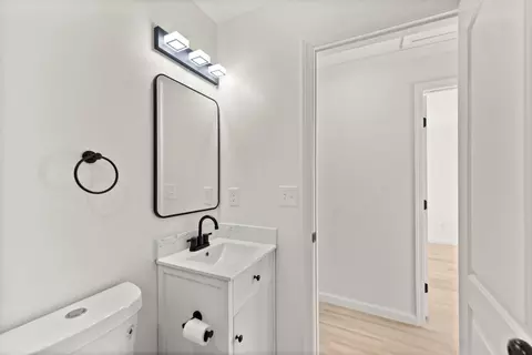 Bath - 6618 Saint James Dr, Carmichael, CA 95608 photo 2 of 3