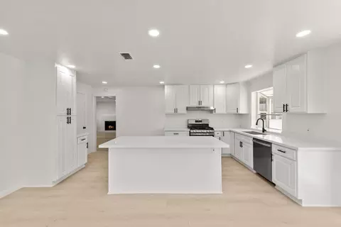 Kitchen - 6618 Saint James Dr, Carmichael, CA 95608 photo 5 of 7