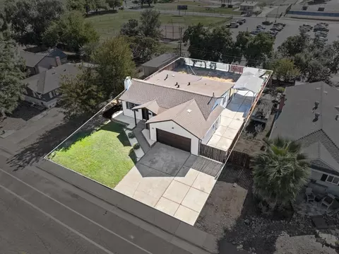 View/Area - 6618 Saint James Dr, Carmichael, CA 95608 photo 2 of 6