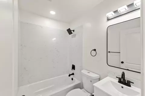 Bath - 6618 Saint James Dr, Carmichael, CA 95608 photo 1 of 3