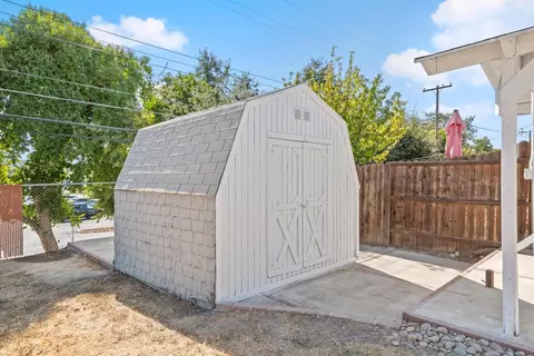 Exterior - 6618 Saint James Dr, Carmichael, CA 95608 photo 11 of 11