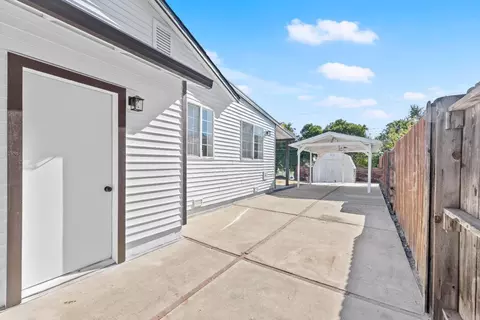 Exterior - 6618 Saint James Dr, Carmichael, CA 95608 photo 9 of 11