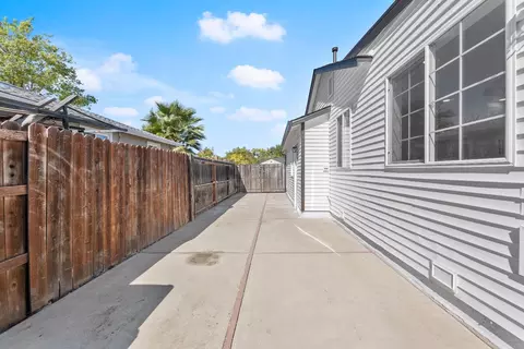 Exterior - 6618 Saint James Dr, Carmichael, CA 95608 photo 7 of 11