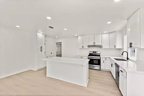 Kitchen - 6618 Saint James Dr, Carmichael, CA 95608 photo 2 of 7