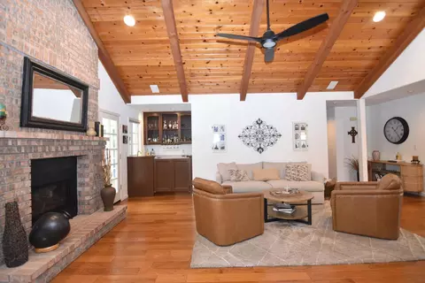 Living - 2377 Valentine Ct, Turlock, CA 95382 photo 5 of 8