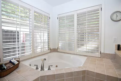 Bath - 2377 Valentine Ct, Turlock, CA 95382 photo 4 of 7