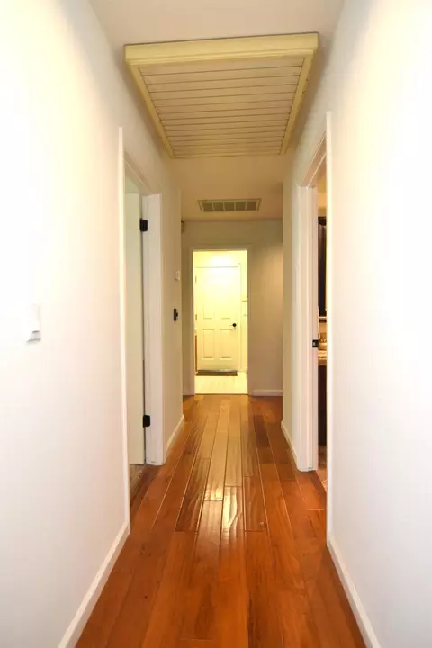 Entry Way - 2377 Valentine Ct, Turlock, CA 95382 photo 2 of 2