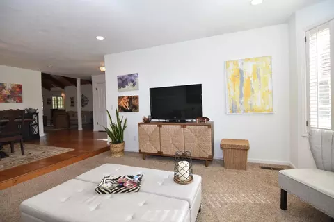 Living - 2377 Valentine Ct, Turlock, CA 95382 photo 2 of 8