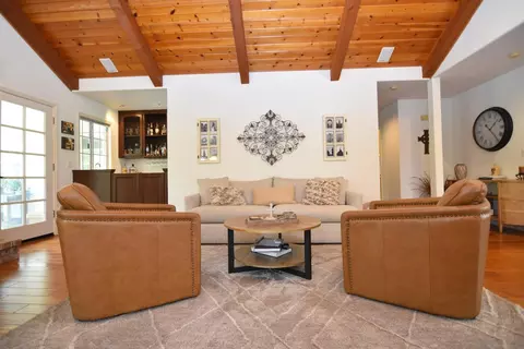Living - 2377 Valentine Ct, Turlock, CA 95382 photo 6 of 8