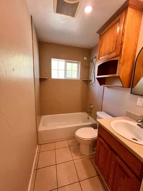 550 Curry Ave, Modesto, CA 95354 photo 12