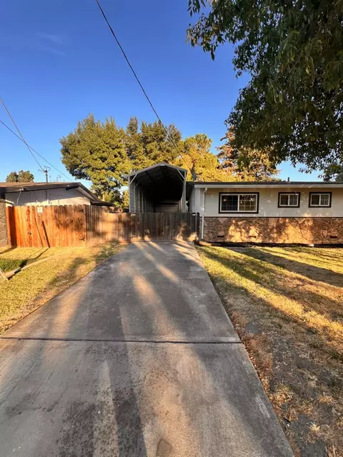 550 Curry Ave, Modesto, CA 95354 photo 2