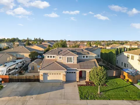 View/Area - 395 Geranium Cir, Galt, CA 95632 photo 1 of 7