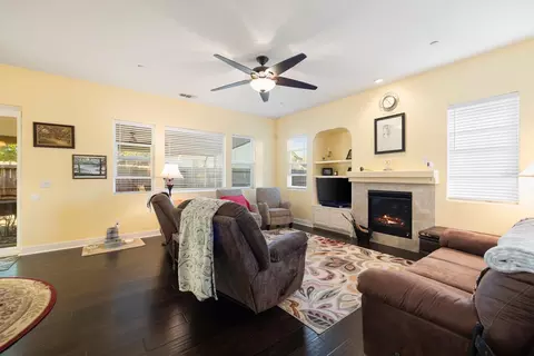 Living - 395 Geranium Cir, Galt, CA 95632 photo 1 of 1