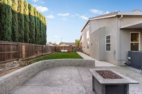 Exterior - 395 Geranium Cir, Galt, CA 95632 photo 4 of 8