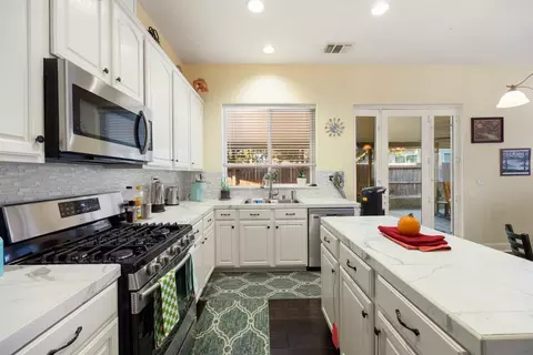 Kitchen - 395 Geranium Cir, Galt, CA 95632 photo 1 of 4