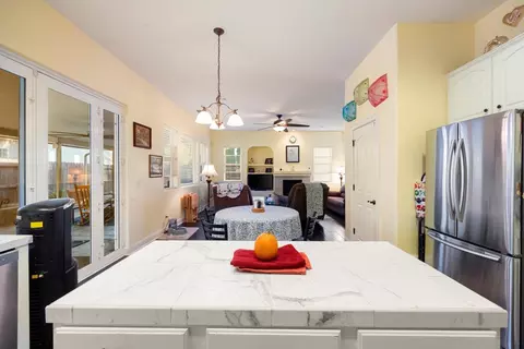 Kitchen - 395 Geranium Cir, Galt, CA 95632 photo 4 of 4
